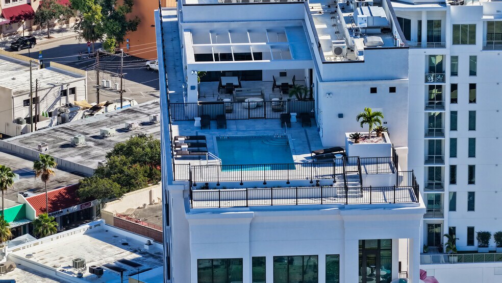 Aerial view of rooftop pool - 33 S Palm Ave