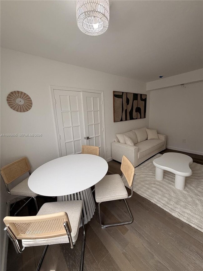 Building Photo - 605 Euclid Ave