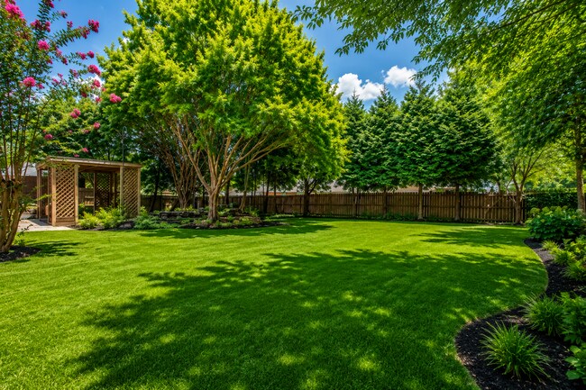 Building Photo - 5624 Annandale Dr