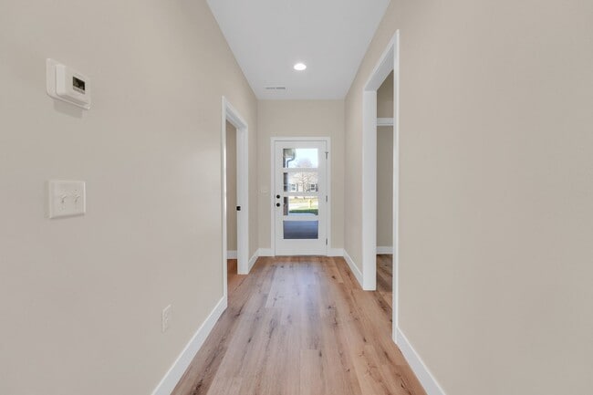 Building Photo - Hickory Village 55 Plus, LLC - 3700 E Cherry St Springfield, MO 65809