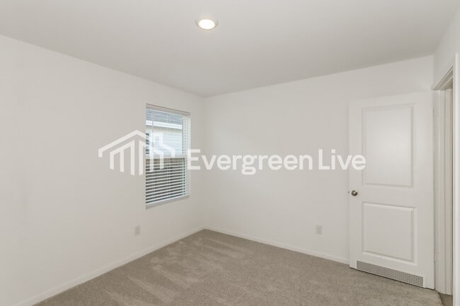 Building Photo - 19747 US-59