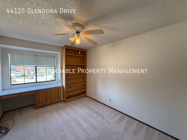 Building Photo - 44125 Glendora Dr