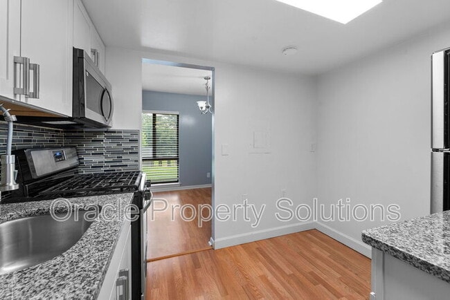 Building Photo - 6085 Majors Ln
