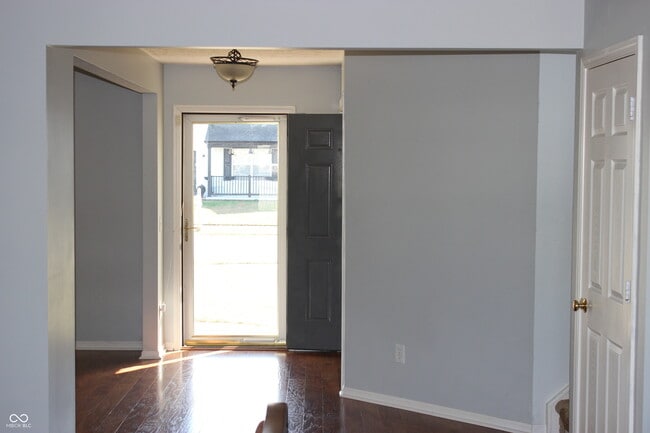 Building Photo - 5064 Gunston Ln