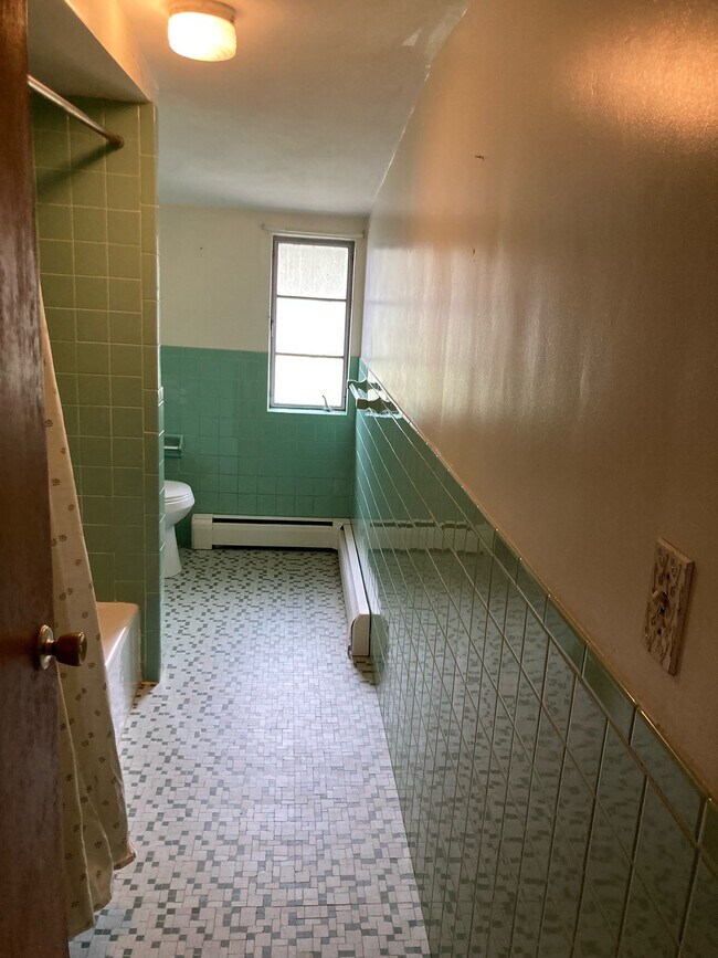 Building Photo - 1100 Chestnut St