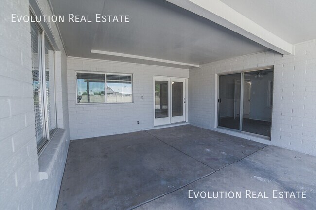 Building Photo - 2110 S Shannon Dr