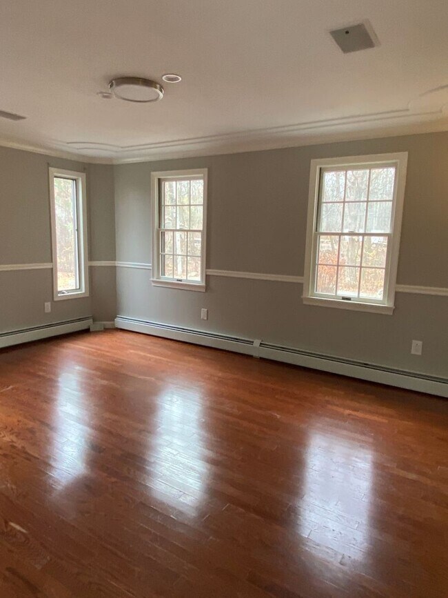 Building Photo - *****Johnston/Bishop Heights - Single Fami...