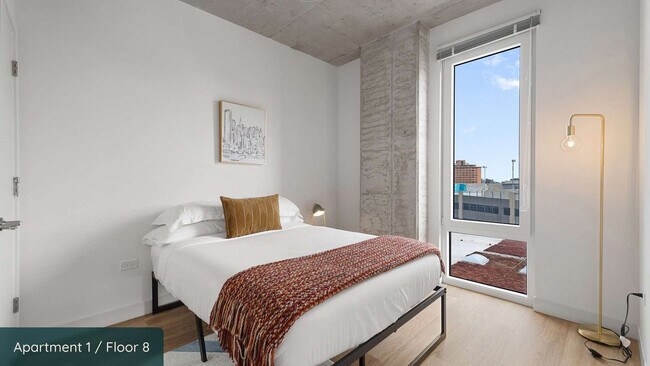 Building Photo - 853 W Blackhawk St