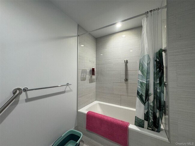 Building Photo - 131-03 40th Rd