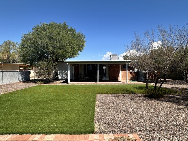 Building Photo - 6624 E Nelson Dr