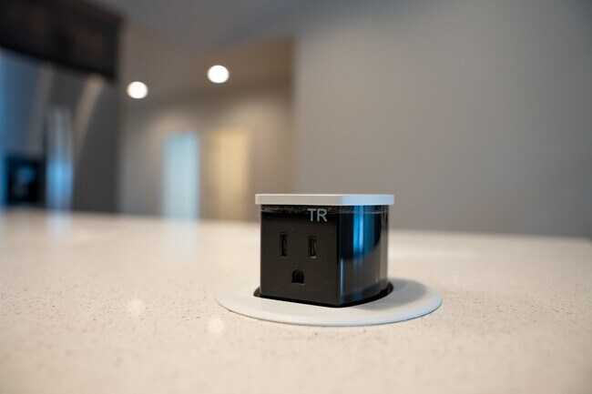 Building Photo - Modern 3 Bed / 2 Bath Twin Home — Stylish, Spacious, and No Backyard Neighbors!