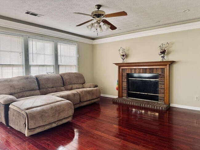 Building Photo - 3624 Manchester Dr