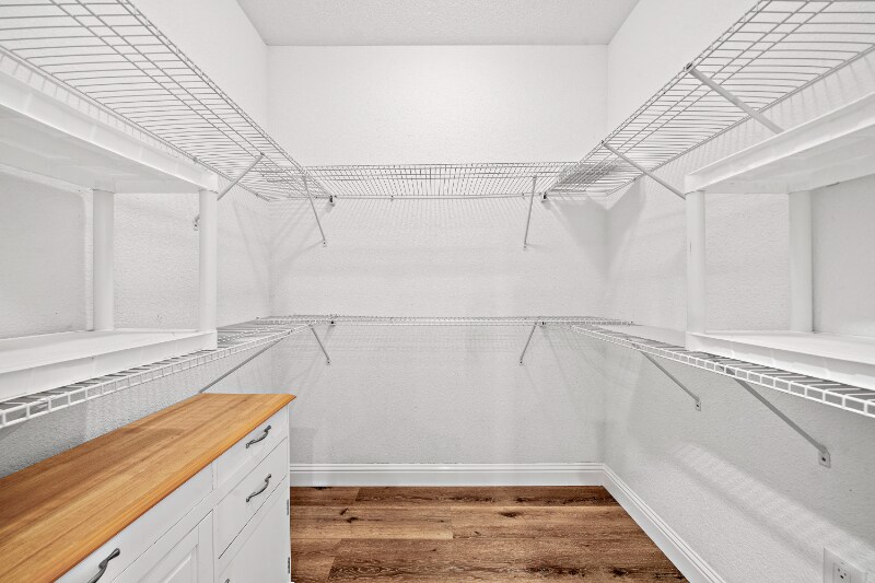 Building Photo - 8661 Elm Ave