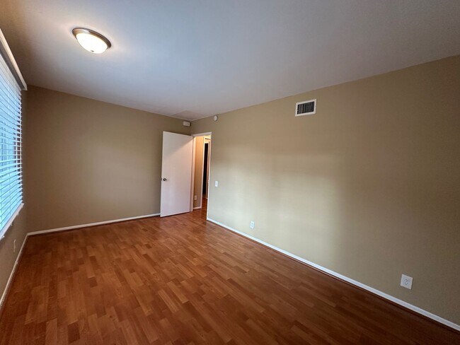 Building Photo - Stunning 5 bedroom tree lined cul-de-sac street in West Hills