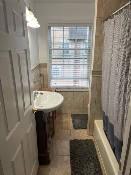 Building Photo - 308 Hamilton Pl