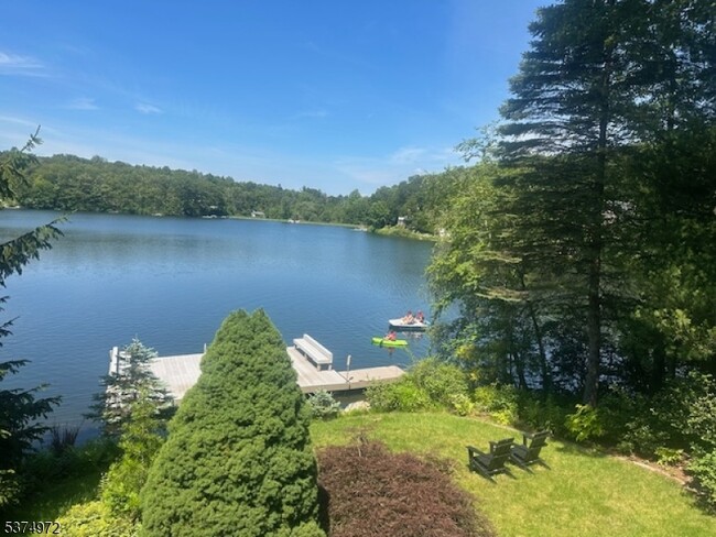 Building Photo - 523 Upper Highland Lakes Dr