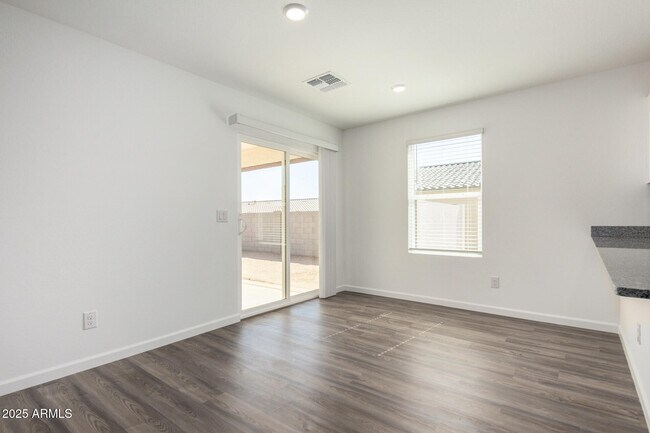 Building Photo - 1459 E Peggy Dr
