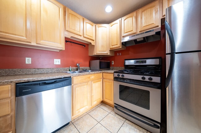 Building Photo - 2708 Terraceview Ct