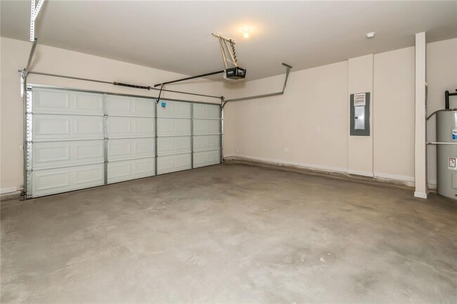 Building Photo - 605 Mackenzie Cv