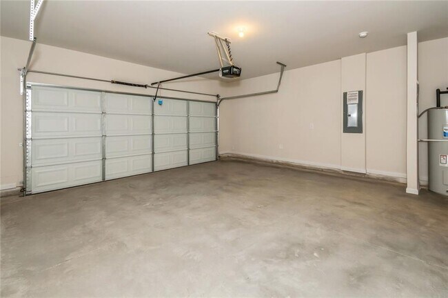 Building Photo - 613 Mackenzie Cv