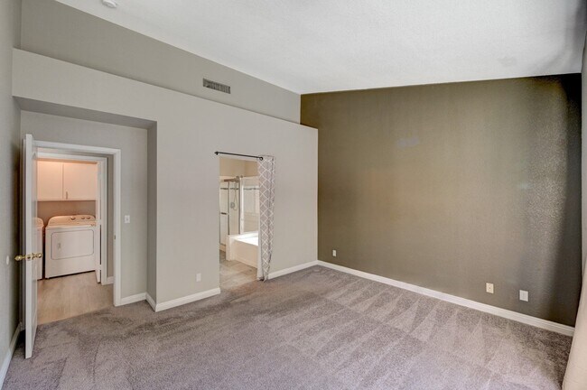 Building Photo - One-of-A-Kind 2 Story, 3 Bedroom with 3 Full Baths Home in the Heart of Summerlin!