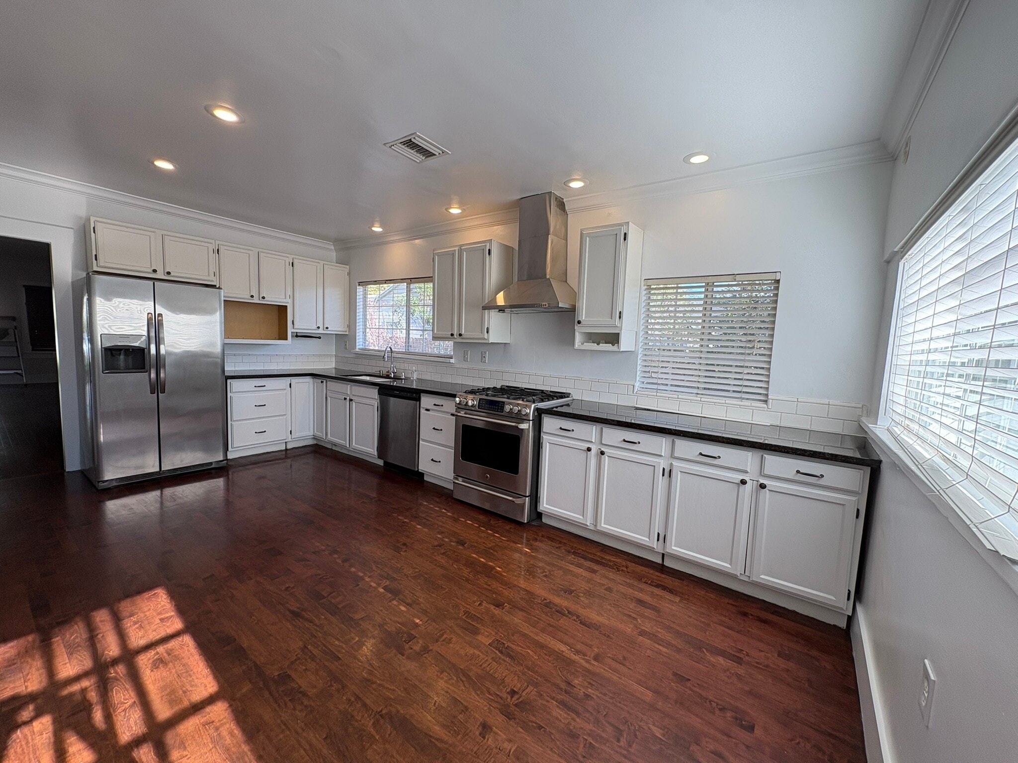 Kitchen - 1740 Whitefield Rd