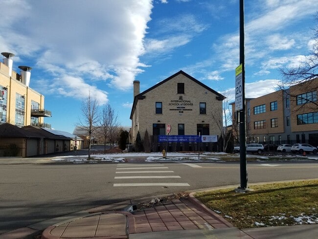Building Photo - Stunning 4 Bedroom 3.5 Bath Lowry Townhome...