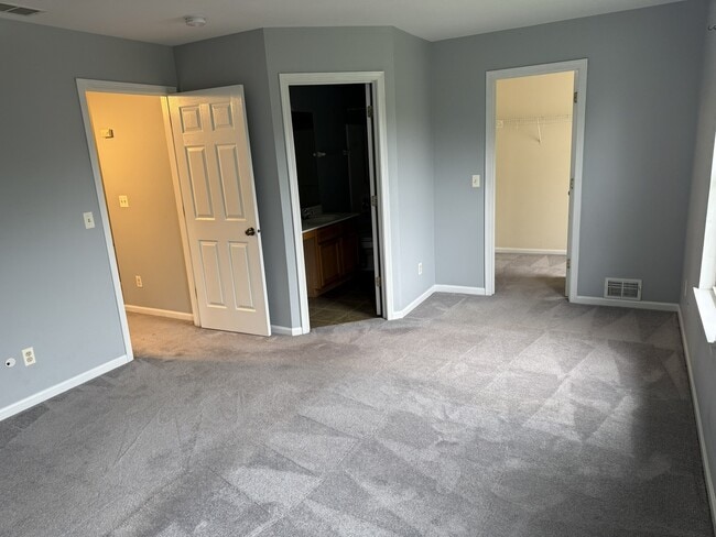 Building Photo - 384 Reston Cir