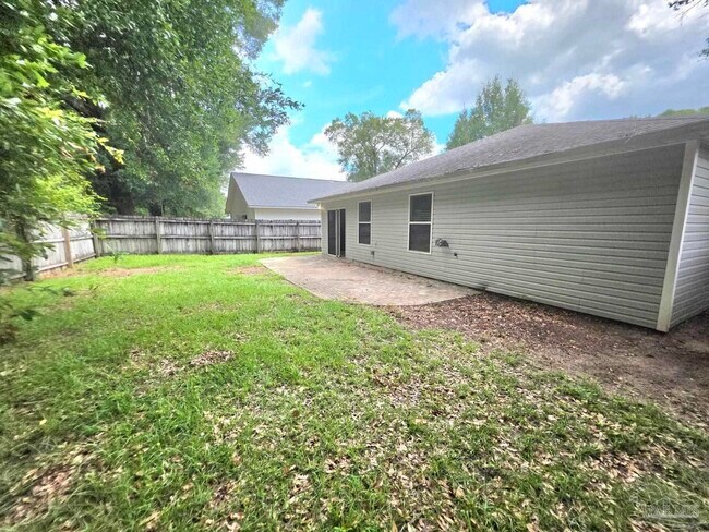 Building Photo - 1059 Simpson St