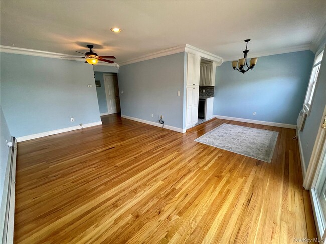 Building Photo - 6 Church Ln