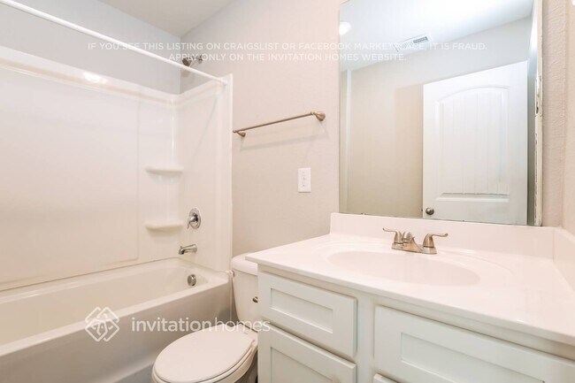 Building Photo - 860 Avery Pond Dr