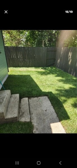 Building Photo - 229 Park Dr