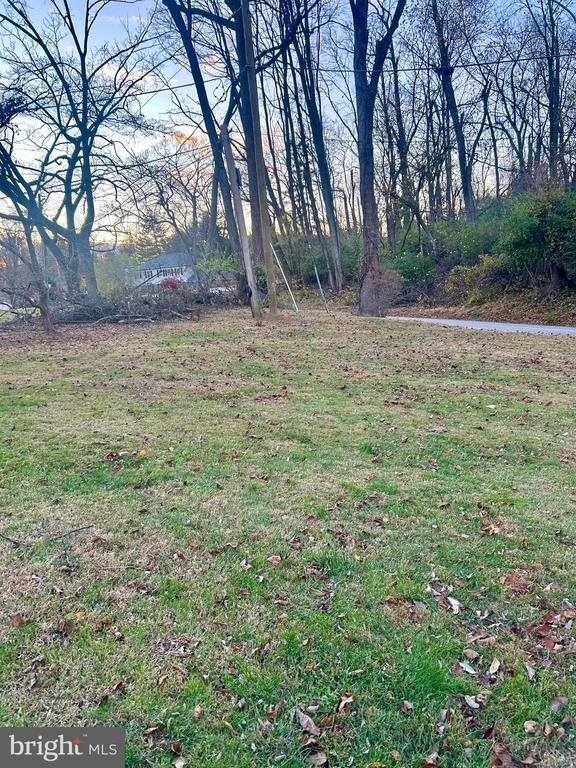 Building Photo - 1007 Jones Rd