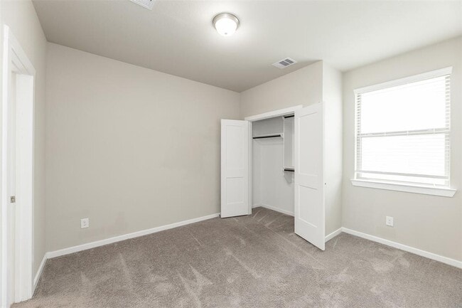 Building Photo - 2511 Manor Valley Ct
