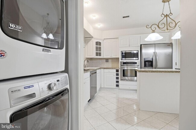 Building Photo - 3709 S George Mason Dr