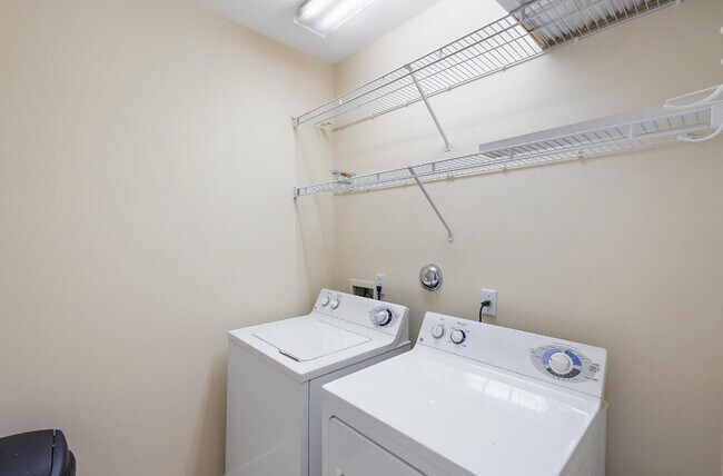 Building Photo - 113 Evergrene Pkwy