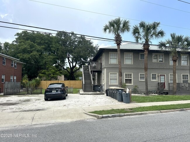 Building Photo - 1732 Naldo Ave