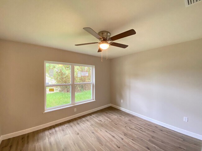 Building Photo - Custom Home - Desirable SE Belleview Neigh...
