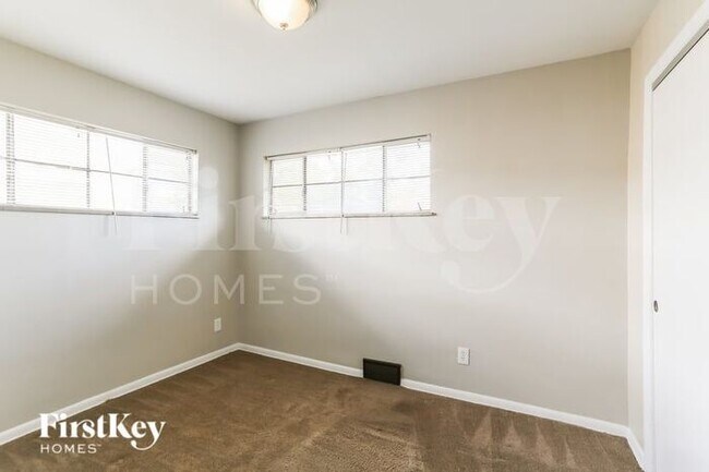 Building Photo - 2721 Bernadette Road