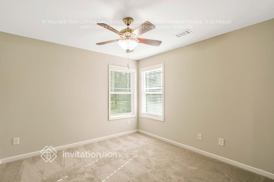 Building Photo - 2507 Brentford Pl