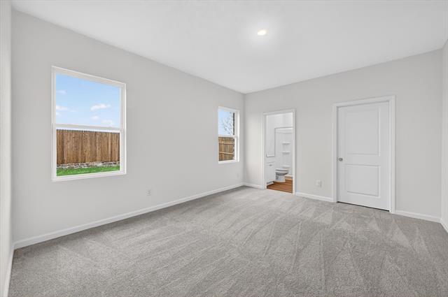 Building Photo - 2128 Mdw Pk Dr