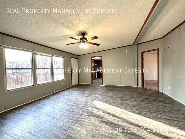 Building Photo - 5268 Montana Cir NW