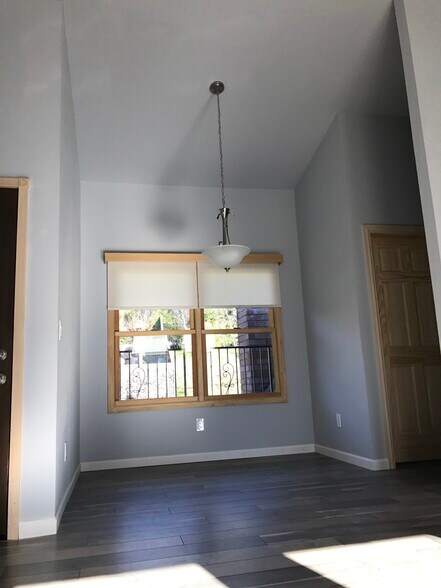 Building Photo - 442 Marshall Dr