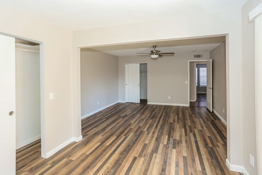 Building Photo - 335 E Harwell Rd