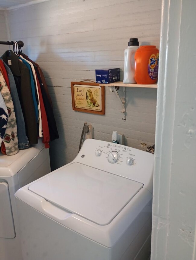 Building Photo - 1214 Garfield Ave