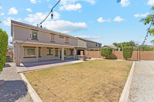Building Photo - 18024 W Maui Ln