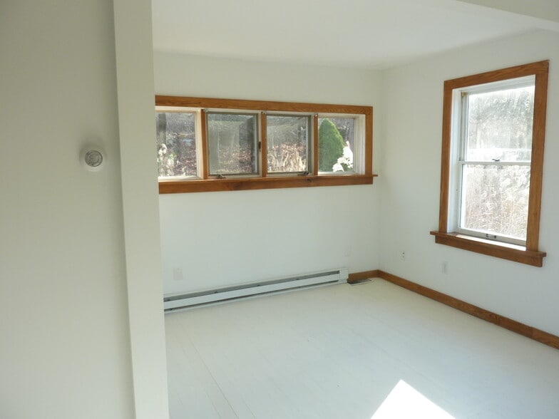 livingroom - 61 Christian St
