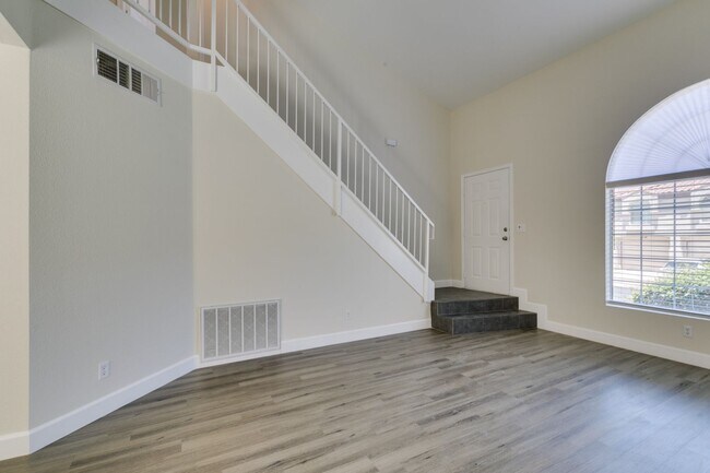 Building Photo - Modern 2-Bedroom Green Valley Townhome