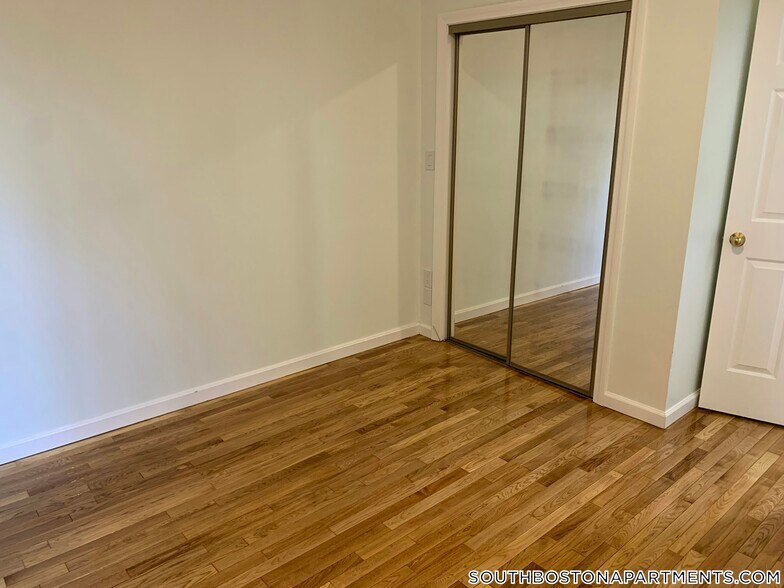 Building Photo - 285 Dorchester St