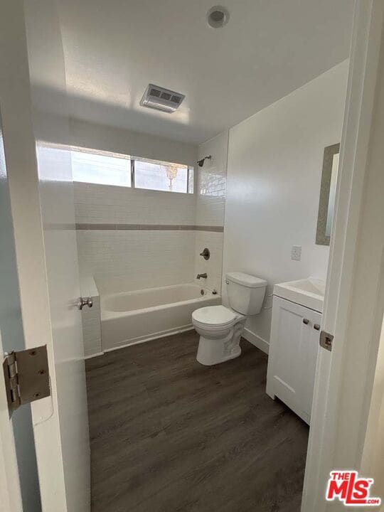 Building Photo - 915 Broadway St